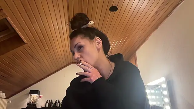 JeSuisUnTapin online show from March 12, 3:45 am