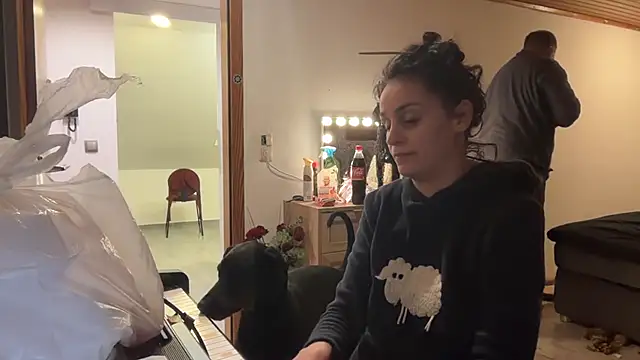 JeSuisUnTapin online show from January 9, 6:48 pm