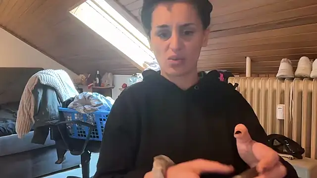 JeSuisUnTapin online show from March 15, 1:18 pm