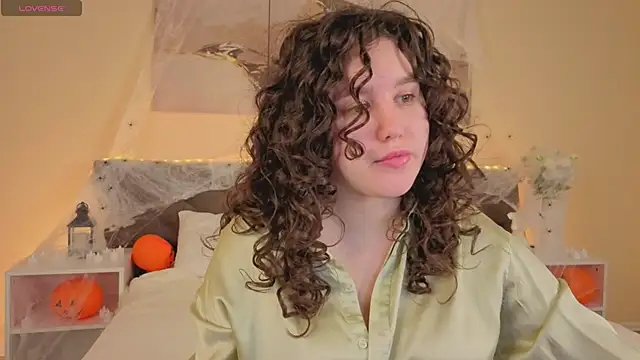 Ariella Sol online show from November 6, 1:09 am