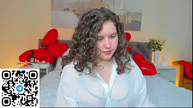 Snapshot of Ariella_Sol chatting on February 13, 4:43 am Ariella Sol online show from February 13, 4:43 am