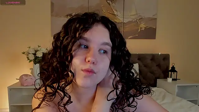 Snapshot of Ariella_Sol chatting on July 20, 1:02 am Ariella Sol online show from July 20, 1:02 am