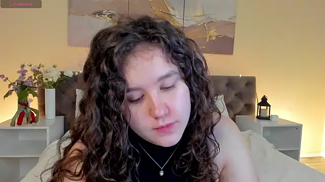Snapshot of Ariella_Sol chatting on June 15, 1:06 am Ariella Sol online show from June 15, 1:06 am