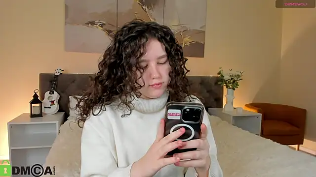 Snapshot of Ariella_Sol chatting on October 13, 1:07 am Ariella Sol online show from October 13, 1:07 am