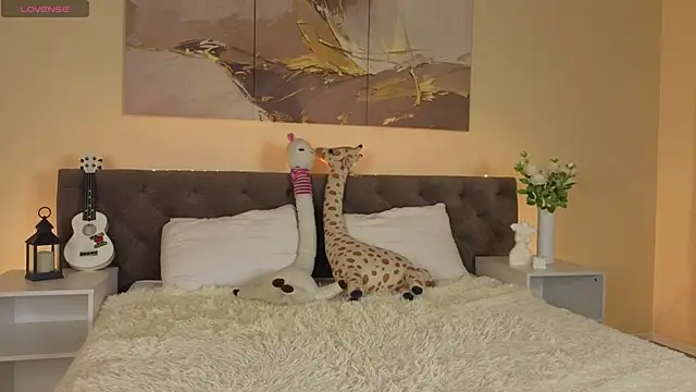 Ariella Sol online show from October 28, 1:06 am