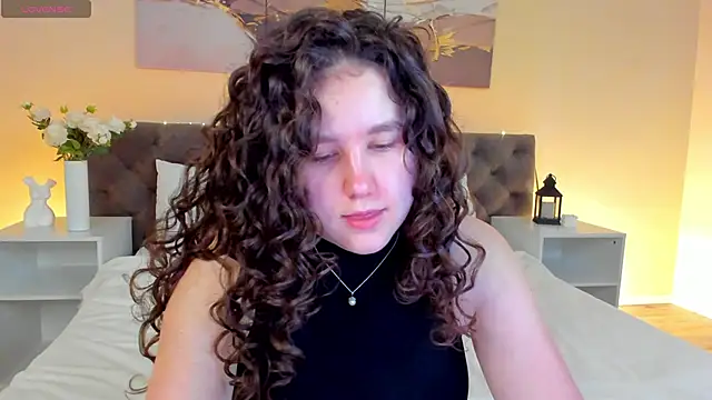 Snapshot of Ariella_Sol chatting on June 14, 9:21 am Ariella Sol online show from June 14, 9:21 am