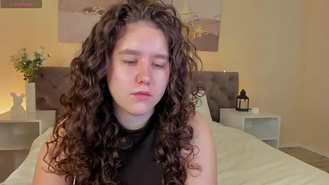 Snapshot of Ariella_Sol chatting on June 20, 1:10 am Ariella Sol online show from June 20, 1:10 am