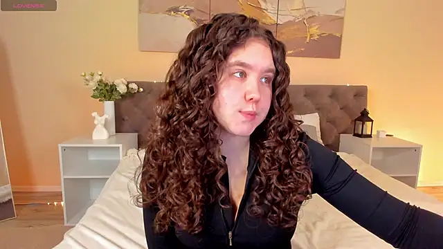 Snapshot of Ariella_Sol chatting on June 11, 1:16 am Ariella Sol online show from June 11, 1:16 am