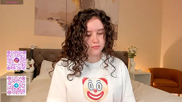 Snapshot of Ariella_Sol chatting on September 19, 12:03 am Ariella Sol online show from September 19, 12:03 am