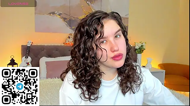 Snapshot of Ariella_Sol chatting on January 31, 1:11 am Ariella Sol online show from January 31, 1:11 am