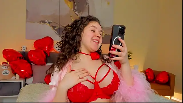 Snapshot of Ariella_Sol chatting on February 10, 1:03 am Ariella Sol online show from February 10, 1:03 am