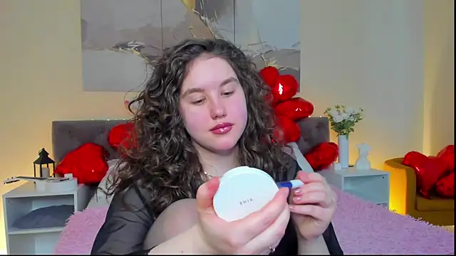 Snapshot of Ariella_Sol chatting on February 17, 4:09 am Ariella Sol online show from February 17, 4:09 am