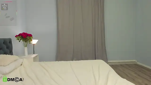 Ariella Sol online show from April 11, 7:45 am