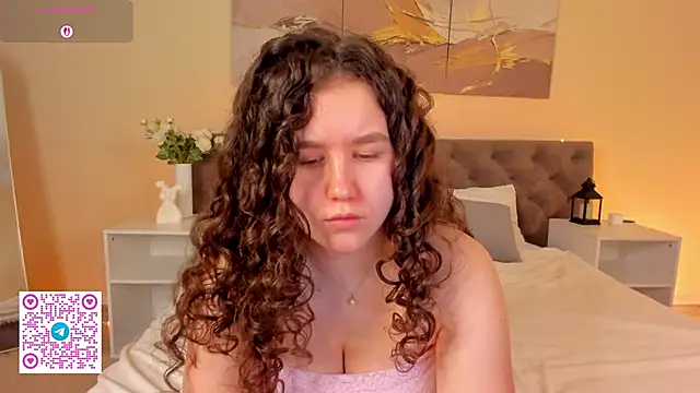Snapshot of Ariella_Sol chatting on June 11, 2:53 am Ariella Sol online show from June 11, 2:53 am