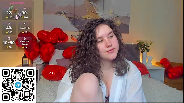 Snapshot of Ariella_Sol chatting on February 11, 4:11 am Ariella Sol online show from February 11, 4:11 am