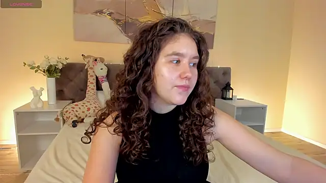 Ariella Sol online show from May 29, 1:11 am