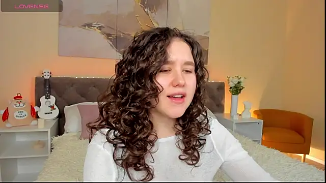 Snapshot of Ariella_Sol chatting on February 6, 1:05 am Ariella Sol online show from February 6, 1:05 am