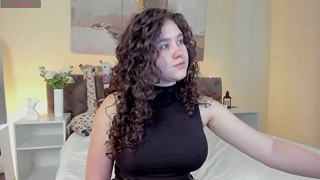 Ariella Sol online show from May 13, 1:01 am