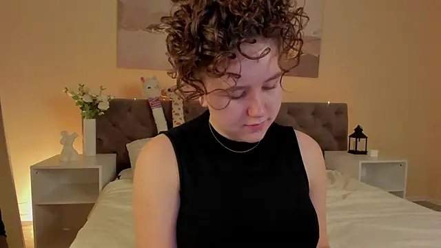 Snapshot of Ariella_Sol chatting on July 6, 12:50 am Ariella Sol online show from July 6, 12:50 am