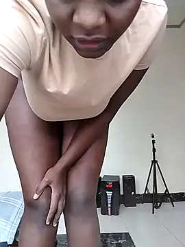 Snapshot of Africancaramel-45 chatting on March 1, 7:08 am Africancaramel-45 online show from March 1, 7:08 am