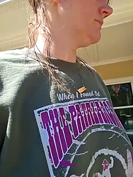 Snapshot of foreverzays chatting on February 24, 6:04 pm foreverzays online show from February 24, 6:04 pm