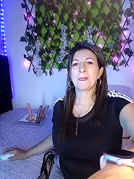 Snapshot of any_mour chatting on November 12, 5:28 pm any mour online show from November 12, 5:28 pm