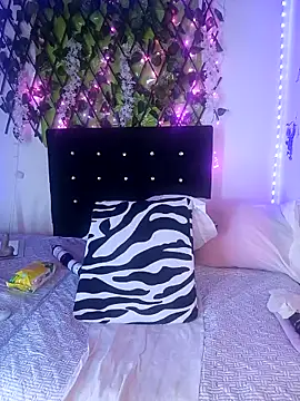 Snapshot of any_mour chatting on November 13, 6:12 pm any mour online show from November 13, 6:12 pm