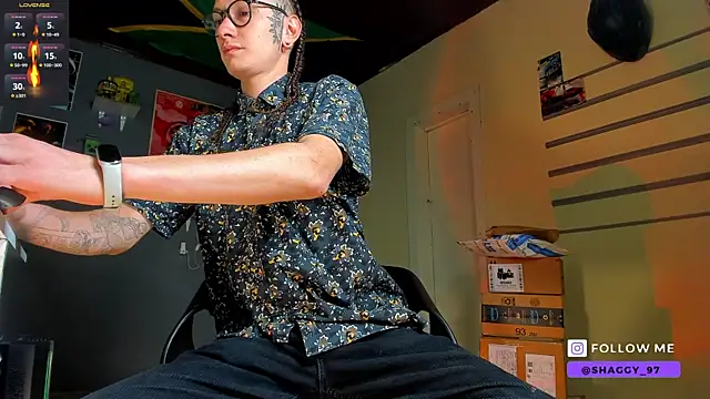 Snapshot of MrShaggy chatting on February 7, 10:18 pm MrShaggy online show from February 7, 10:18 pm