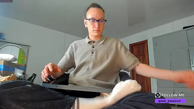 MrShaggy online show from May 18, 5:23 am