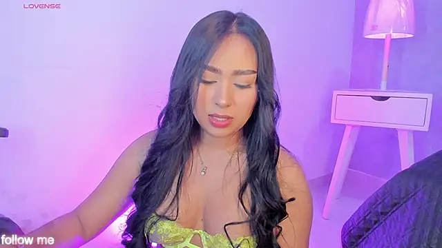 Snapshot of Cameliaa_Smiith chatting on October 21, 2:11 am Cameliaa Smiith online show from October 21, 2:11 am