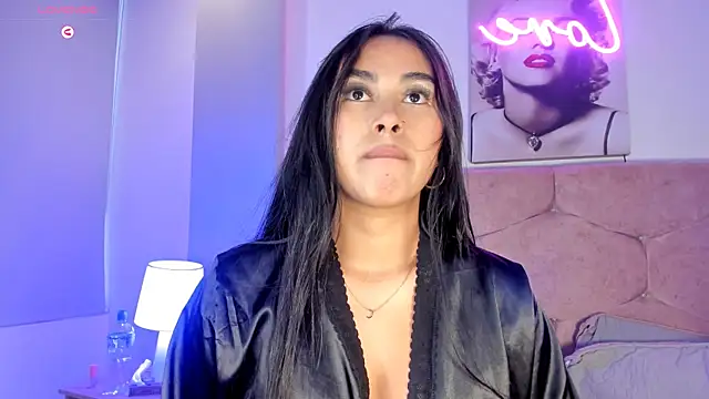 Snapshot of Cameliaa_Smiith chatting on March 6, 3:57 am Cameliaa Smiith online show from March 6, 3:57 am
