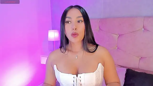 Cameliaa Smiith online show from May 24, 3:17 am