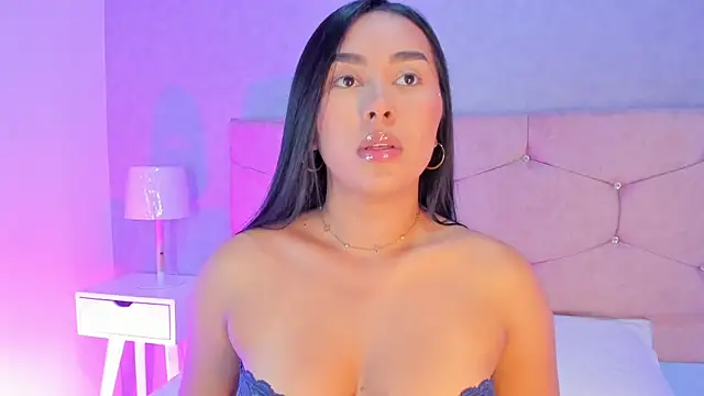 Snapshot of Cameliaa_Smiith chatting on September 14, 4:13 am Cameliaa Smiith online show from September 14, 4:13 am