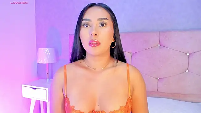 Snapshot of Cameliaa_Smiith chatting on September 20, 4:17 am Cameliaa Smiith online show from September 20, 4:17 am