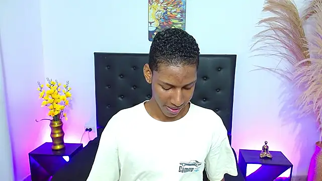 maiki18  online show from October 25, 2:07 pm