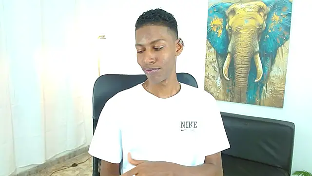 maiki18  online show from November 12, 8:56 pm