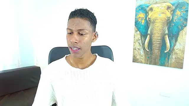 maiki18  online show from November 28, 8:53 pm