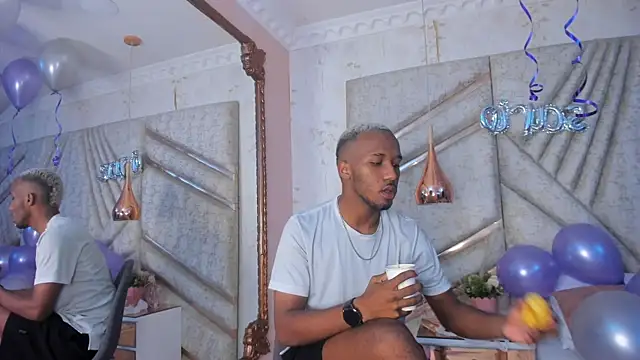 Snapshot of JamesParck chatting on February 16, 12:21 pm JamesParck online show from February 16, 12:21 pm