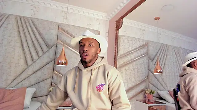 Snapshot of JamesParck chatting on March 17, 12:57 pm JamesParck online show from March 17, 12:57 pm