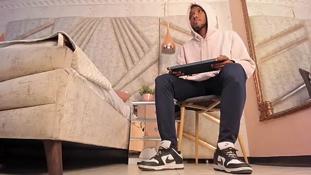 Snapshot of JamesParck chatting on February 23, 11:33 am JamesParck online show from February 23, 11:33 am