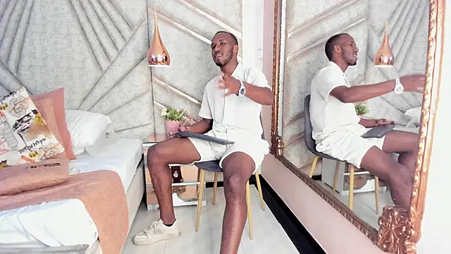 Snapshot of JamesParck chatting on March 14, 6:07 pm JamesParck online show from March 14, 6:07 pm