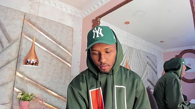 Snapshot of JamesParck chatting on March 12, 12:04 pm JamesParck online show from March 12, 12:04 pm