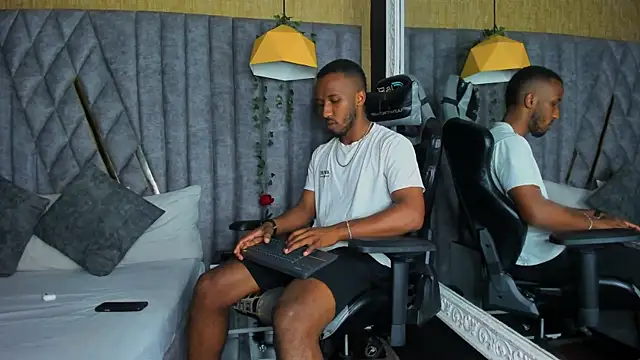 JamesParck online show from March 5, 11:10 pm