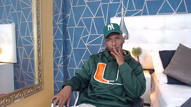 Snapshot of JamesParck chatting on February 19, 9:25 pm JamesParck online show from February 19, 9:25 pm