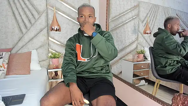 Snapshot of JamesParck chatting on February 25, 12:27 pm JamesParck online show from February 25, 12:27 pm