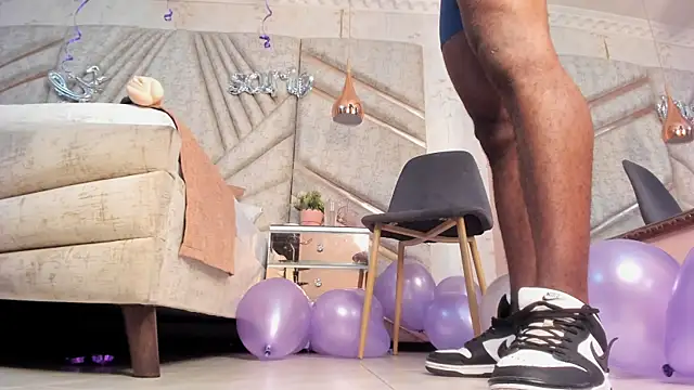 Snapshot of JamesParck chatting on February 17, 3:33 pm JamesParck online show from February 17, 3:33 pm