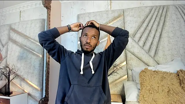 Snapshot of JamesParck chatting on February 25, 8:30 pm JamesParck online show from February 25, 8:30 pm