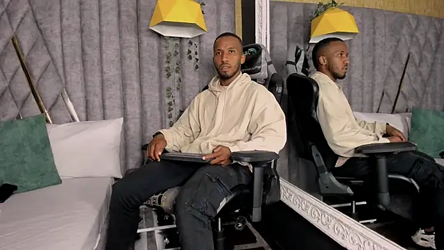 JamesParck online show from March 3, 11:45 pm