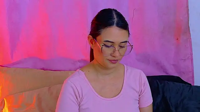 Snapshot of keelly_richaardson1 chatting on June 22, 3:25 am keelly richaardson1 online show from June 22, 3:25 am