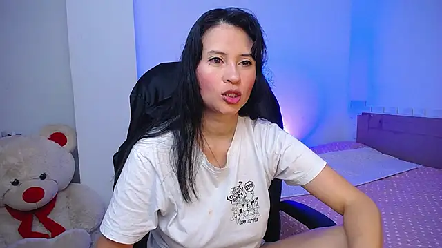 Snapshot of keelly_richaardson1 chatting on February 13, 9:27 pm keelly richaardson1 online show from February 13, 9:27 pm